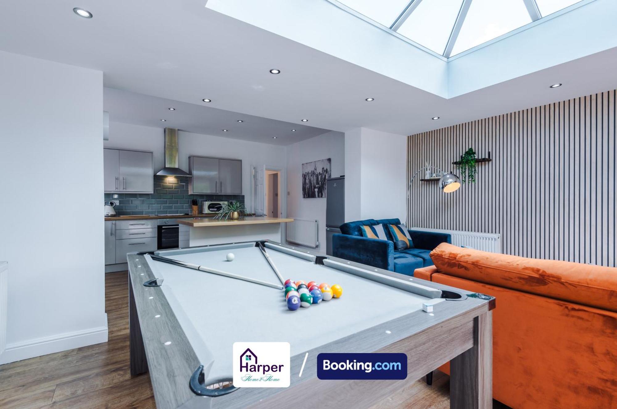 Spacious Detached Bungalow By Harperletting Short Lets & Serviced Accommodation Buckely With Pool Table & Driveway Buckley Buitenkant foto