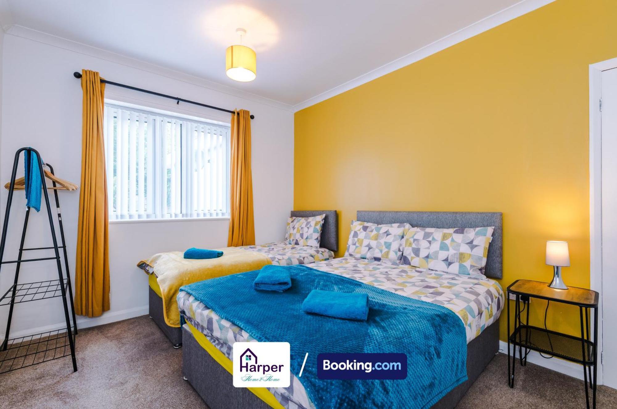 Spacious Detached Bungalow By Harperletting Short Lets & Serviced Accommodation Buckely With Pool Table & Driveway Buckley Buitenkant foto