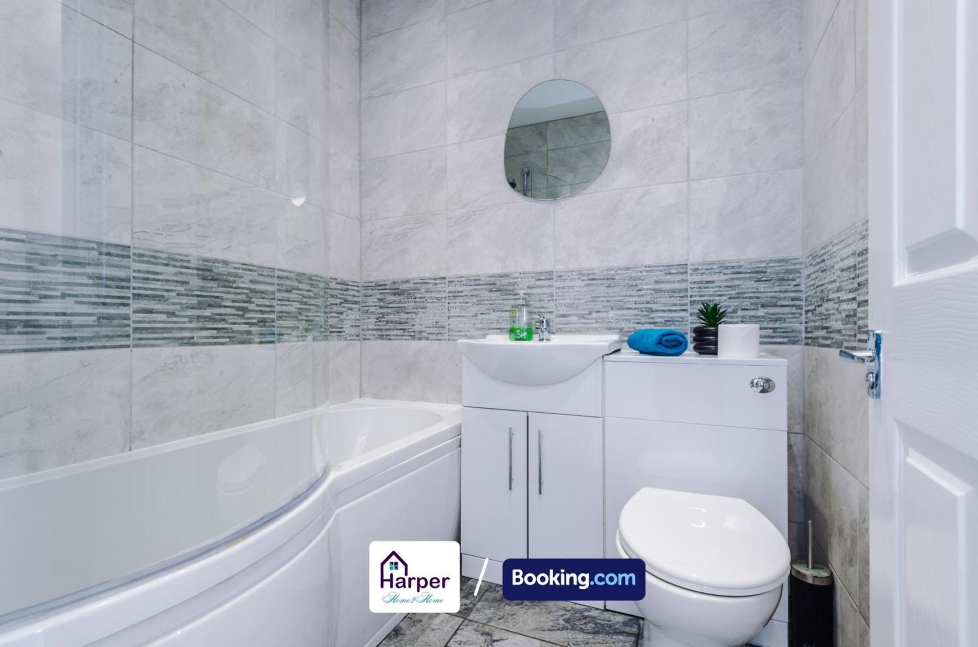 Spacious Detached Bungalow By Harperletting Short Lets & Serviced Accommodation Buckely With Pool Table & Driveway Buckley Buitenkant foto
